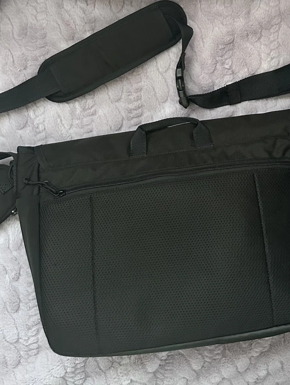 NEW BALANCE | Athletics Messenger Bag